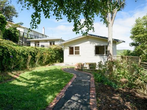 74 Farnham Street, Mornington