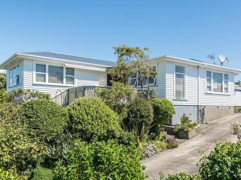 24 Eatwell Avenue, Paraparaumu Beach
