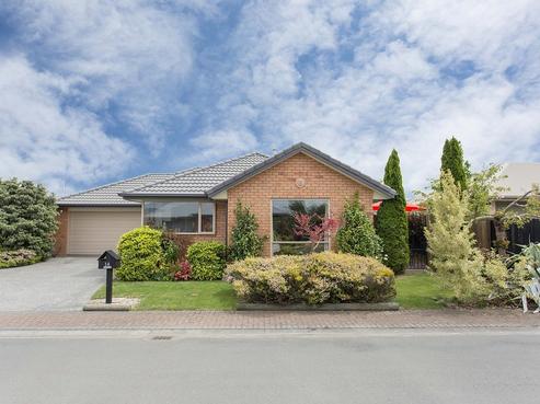 14 Burbank Drive, Aidanfield