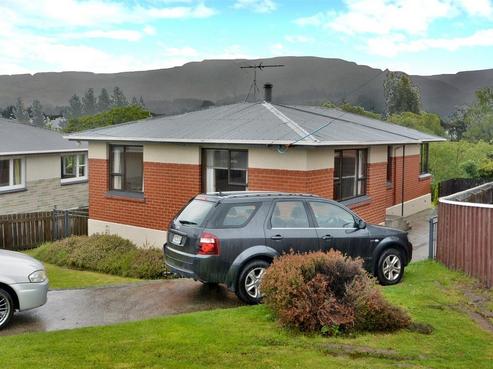 225 Pine Hill Road, Dalmore
