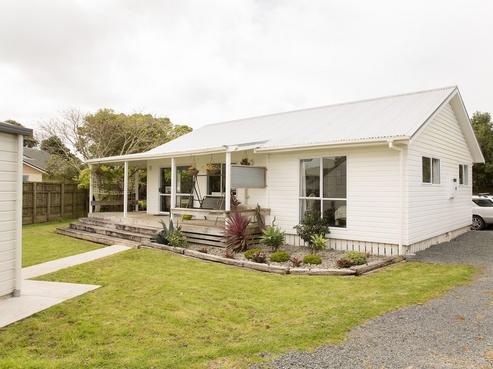 9 Clarks Beach Road, Clarks Beach