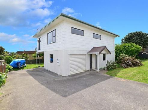 816A Whangaparaoa Road, Manly