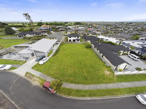 66 Somerton Drive, Huntington