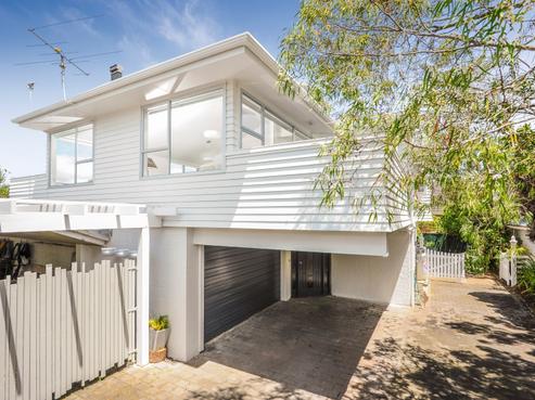 2/15 Hemi Street, Narrow Neck