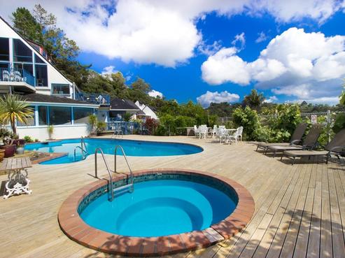 2G Weranui Road, Waiwera