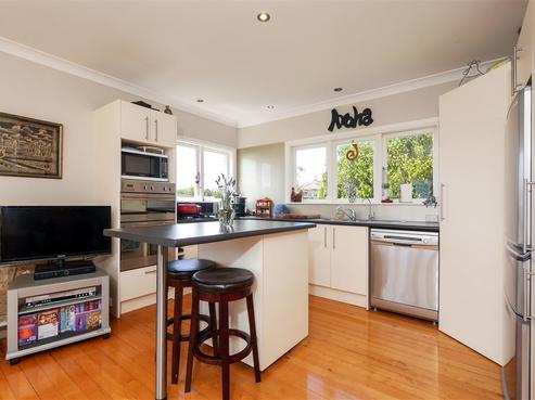 24 Lawrie Avenue, Pukekohe