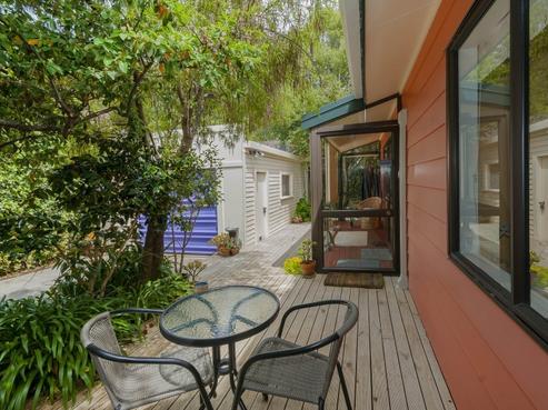 207A Whites Line East, Waiwhetu