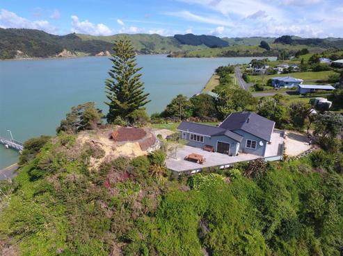 1233 Te Waitere Road, Taharoa