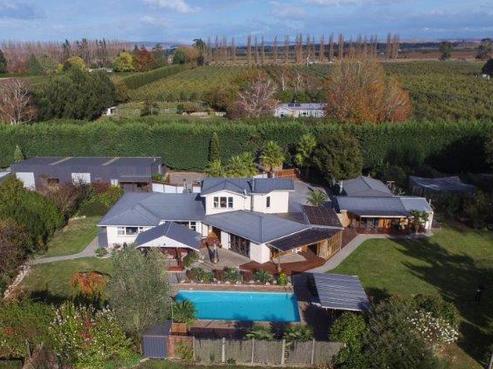86 York Road, Longlands