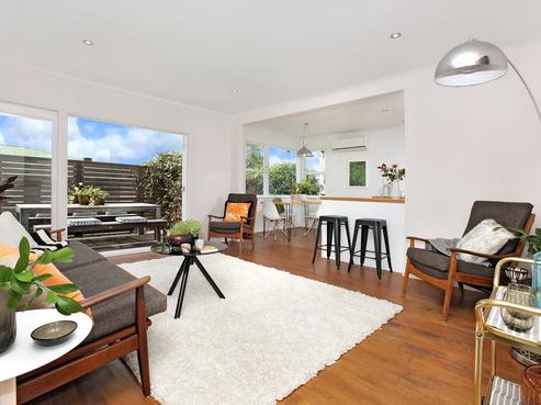 112 Cobham Crescent, Kelston