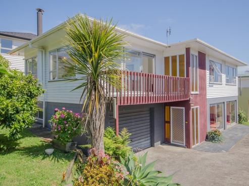 37 Hayr Road, Three Kings