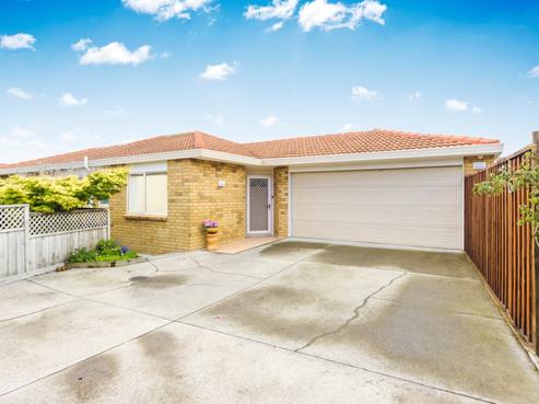 2/11 Emma Court, Northpark