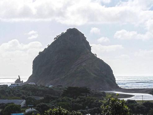 3 Glenesk Road, Piha