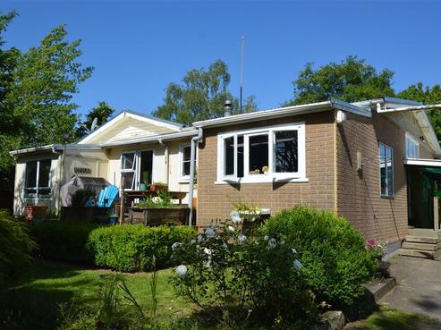 3235 River Road, Ohura
