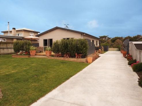 27 Hunia Terrace, Himatangi Beach