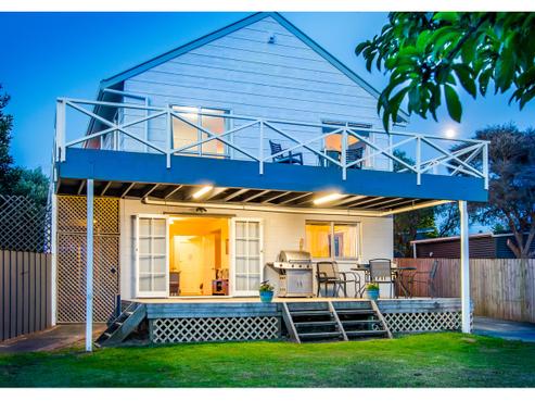 1387 Whangaparaoa Road, Army Bay
