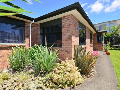 12 Chesterfield Way, Orewa