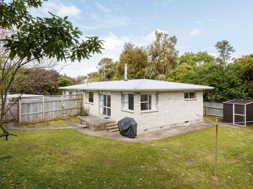 18 Moerangi Street, West End