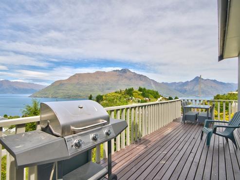 37A Greenstone Place, Fernhill/Sunshine Bay