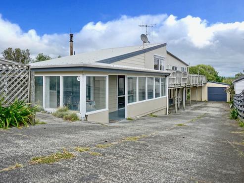 210 Pukehina Parade, Pukehina