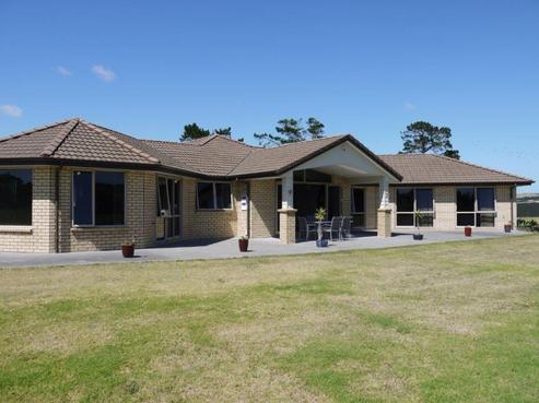 249 Baylys Coast Road, Dargaville
