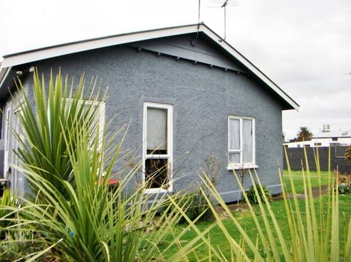 64 Railway Street, Eltham