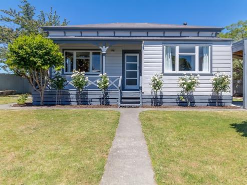 610 Willowpark Road South, Akina