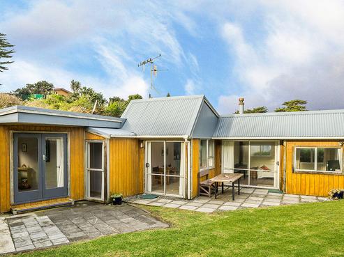 3 Kowhai Street, Otaki Beach