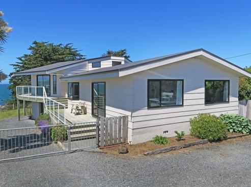 11 Esplanade, Kaka Point