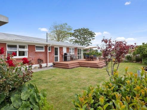 1012 No 1 Road, Tahuna
