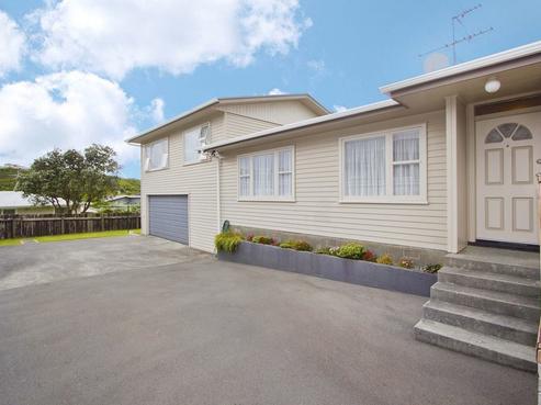 142 Dowse Drive, Maungaraki