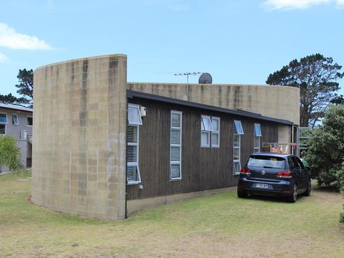 154 Sands Crescent, Matarangi