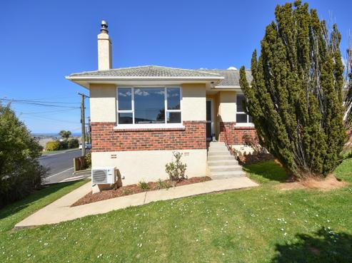 14 Strathmore Crescent, Roslyn