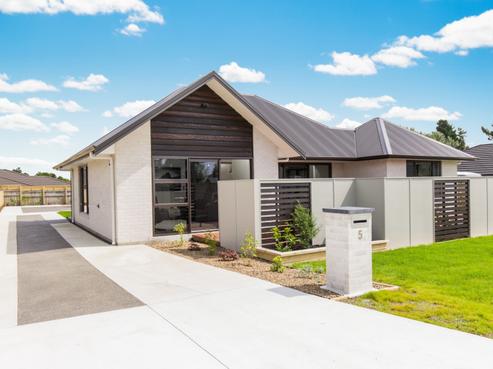5 Meadowbrook Place, Buckland