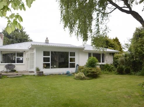 16 Pine Crescent, Hargest