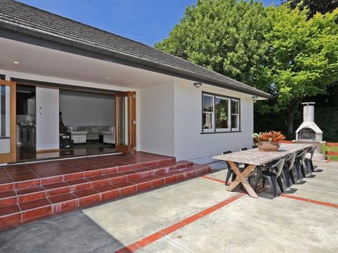 807 Maitland Crescent, Mayfair