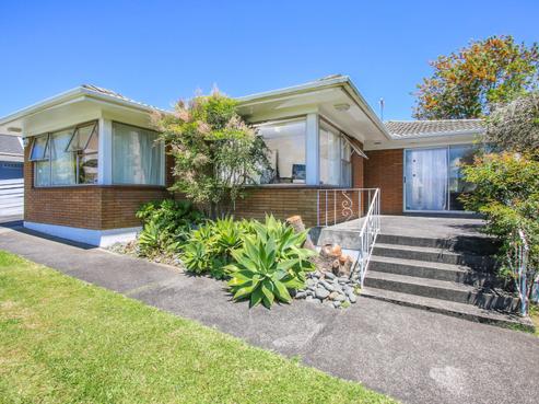 98 Glenmore Road, Sunnyhills