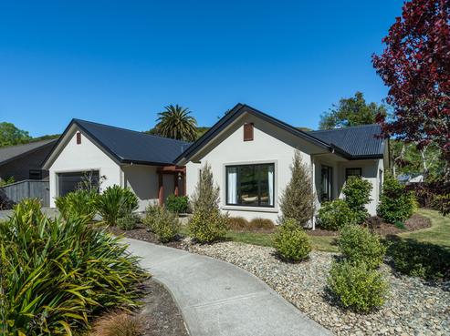 8 Sunningdale Drive, Stoke