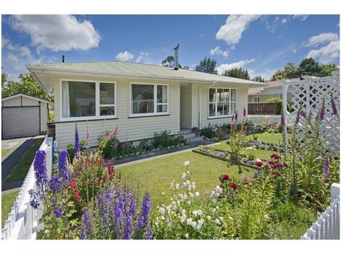 9 Kowhai Street, Tapawera