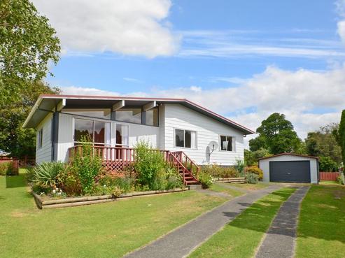 16 Curlew Place, One Tree Point