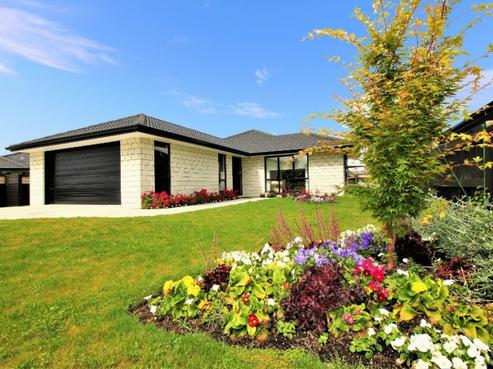 37 Plescher Crescent, Leamington