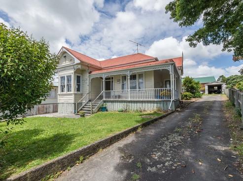69 Commercial Road, Helensville