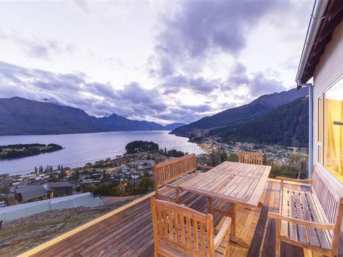 25A Vancouver Drive, Queenstown Central