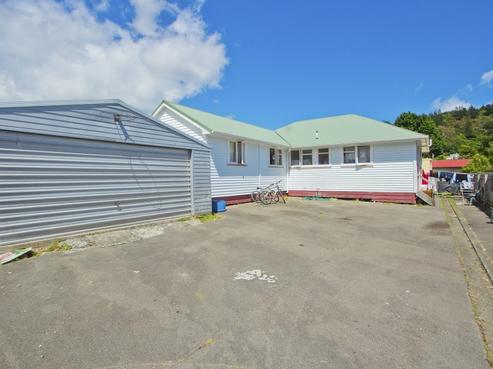 16 Young Grove, Stokes Valley