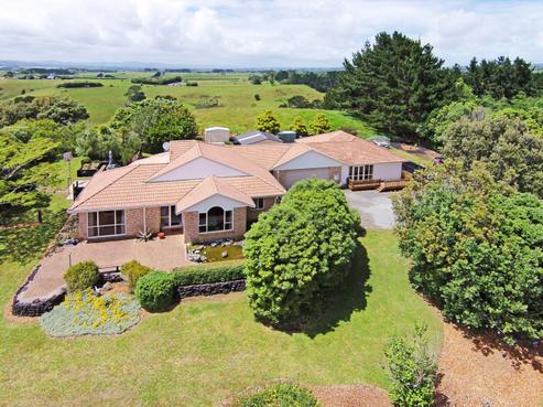 168 Cooper Road, Pollok