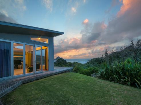 23 Beach Valley Road, Piha