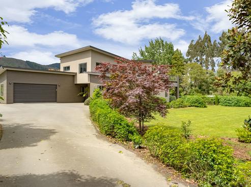 9 Leonards Road, Mangaroa