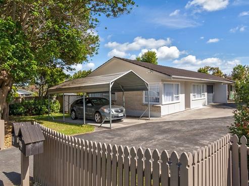 2/11A Baird Street, Howick