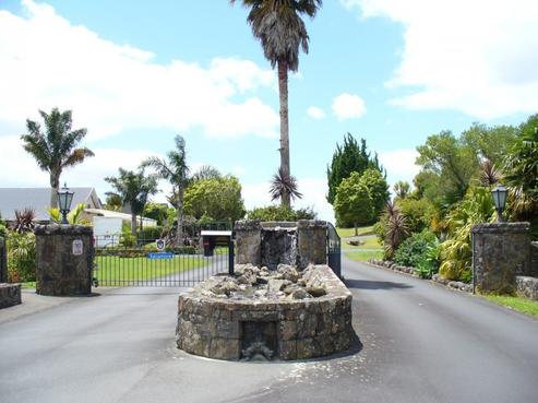 14 Tullamore, Maunu