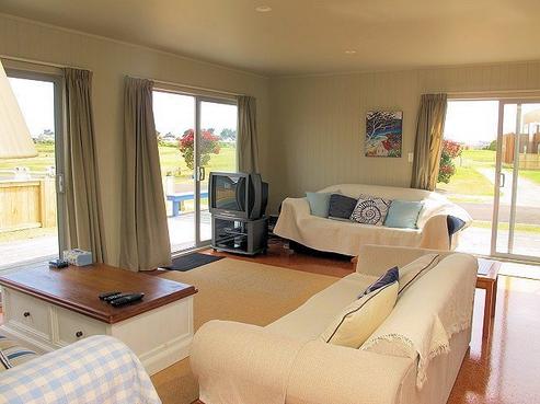 114 Rangiora Crescent, Matarangi